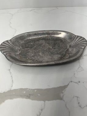 Wilton Armetale Dish Titanium Alloy Pewter-Like Scalloped Handles Colonial